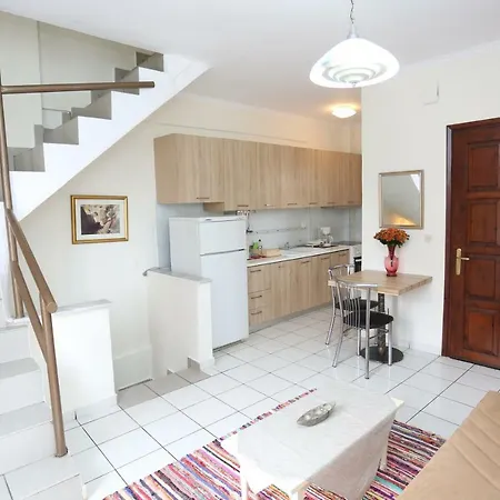 בית נופש White Maisonette *
