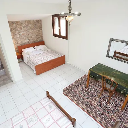 White Maisonette בית נופש אפיטוס
