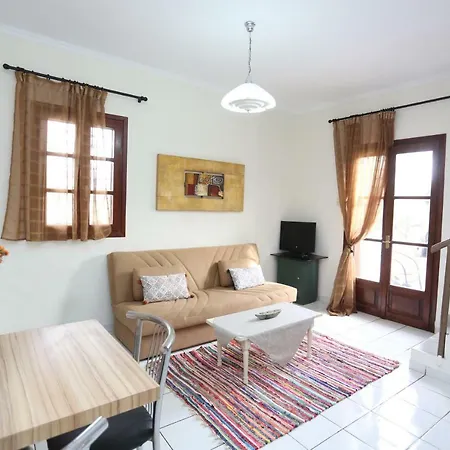 White Maisonette Holiday home *