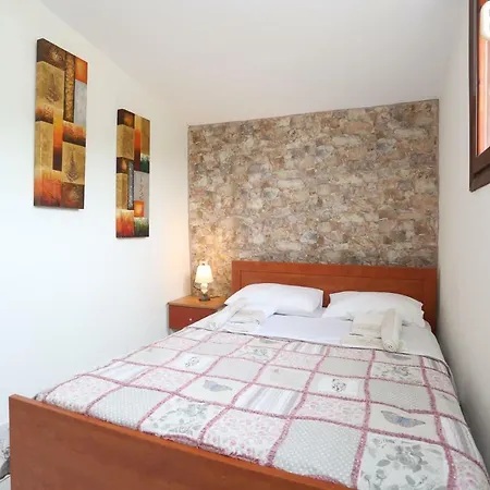 White Maisonette Holiday home *