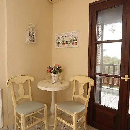 White Maisonette * Afytos