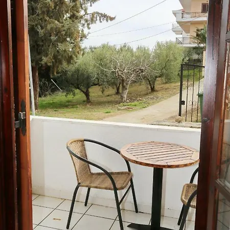White Maisonette * Afytos